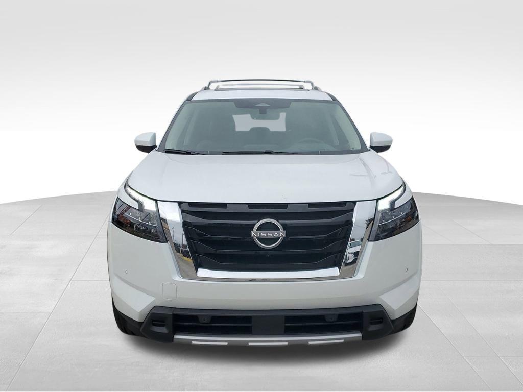 new 2025 Nissan Pathfinder car, priced at $45,350