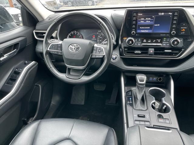 used 2022 Toyota Highlander car, priced at $35,421