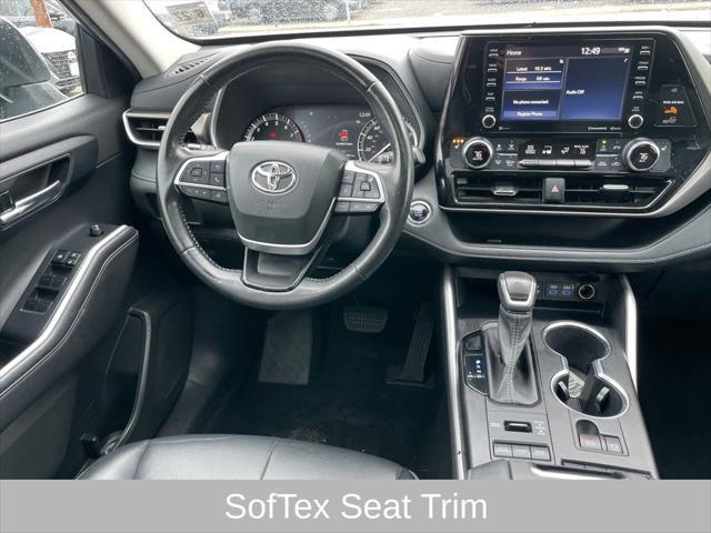 used 2022 Toyota Highlander car, priced at $32,185