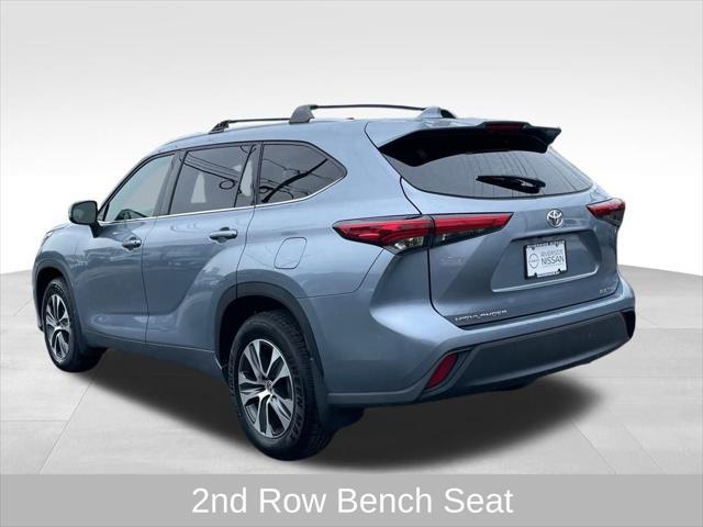 used 2022 Toyota Highlander car, priced at $32,185
