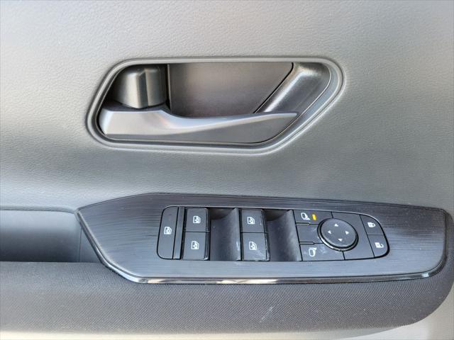 new 2025 Nissan Kicks car, priced at $24,280