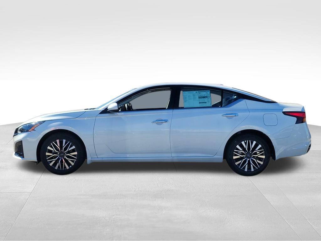 new 2025 Nissan Altima car, priced at $30,603