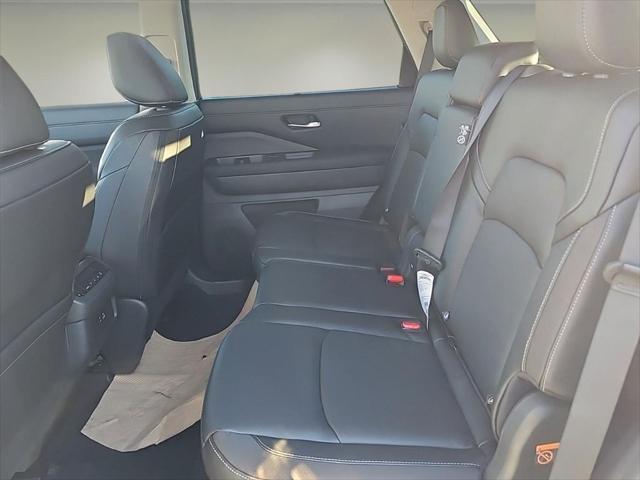 new 2025 Nissan Pathfinder car, priced at $45,190