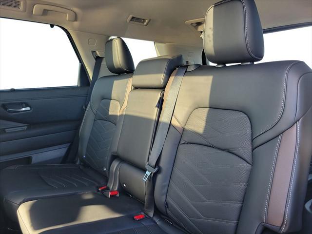 new 2025 Nissan Pathfinder car, priced at $49,340
