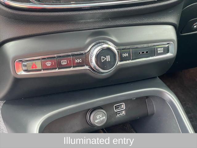 used 2019 Volvo XC40 car, priced at $23,295