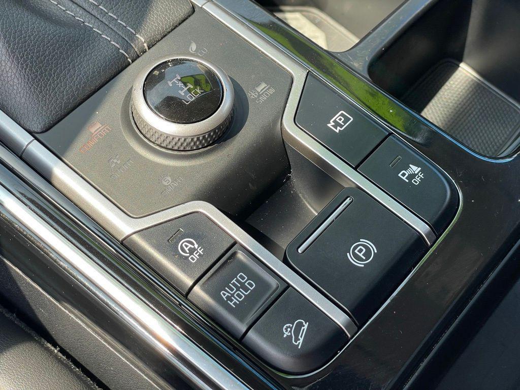 used 2022 Kia Sorento car, priced at $28,435