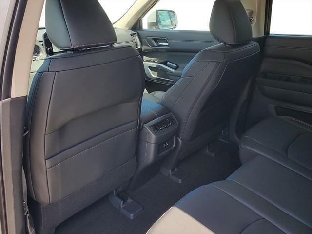 new 2025 Nissan Pathfinder car, priced at $43,645