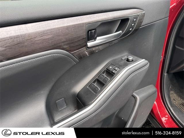 used 2023 Toyota Highlander Hybrid car, priced at $44,999