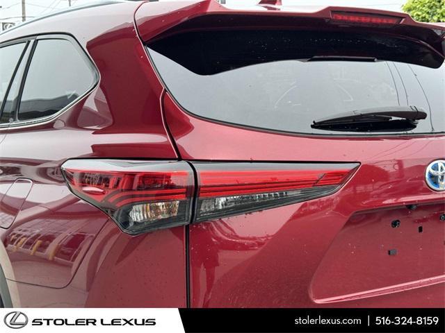 used 2023 Toyota Highlander Hybrid car, priced at $44,999