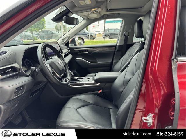 used 2023 Toyota Highlander Hybrid car, priced at $44,999