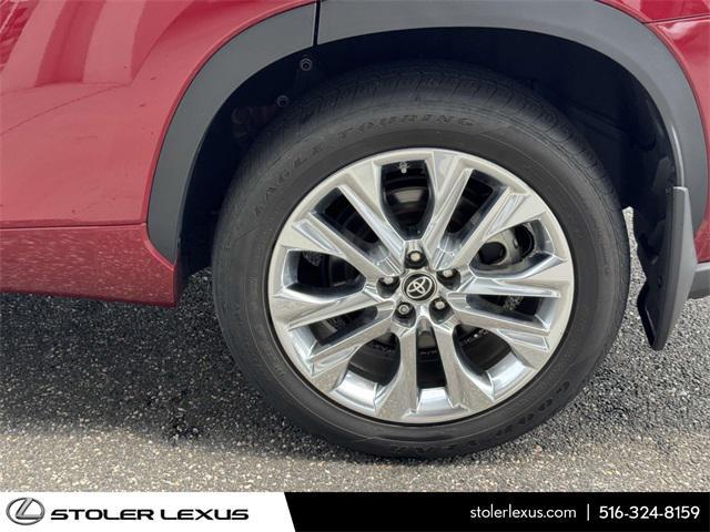 used 2023 Toyota Highlander Hybrid car, priced at $44,999