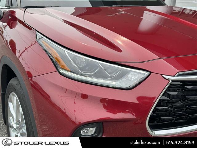 used 2023 Toyota Highlander Hybrid car, priced at $44,999