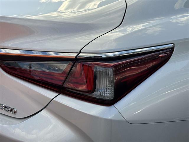 used 2022 Lexus ES 350 car, priced at $35,900