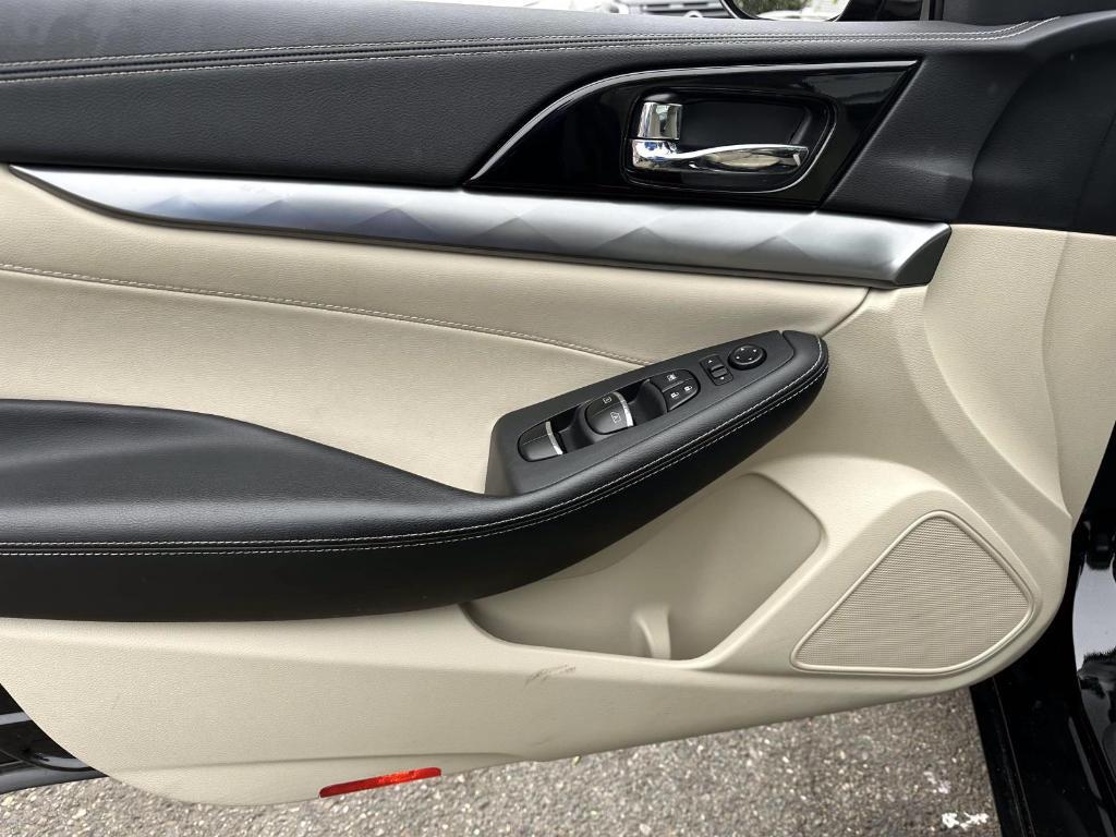 used 2023 Nissan Maxima car, priced at $23,980