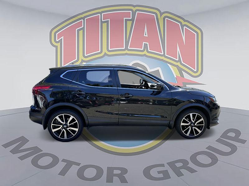 used 2018 Nissan Rogue Sport car, priced at $17,954