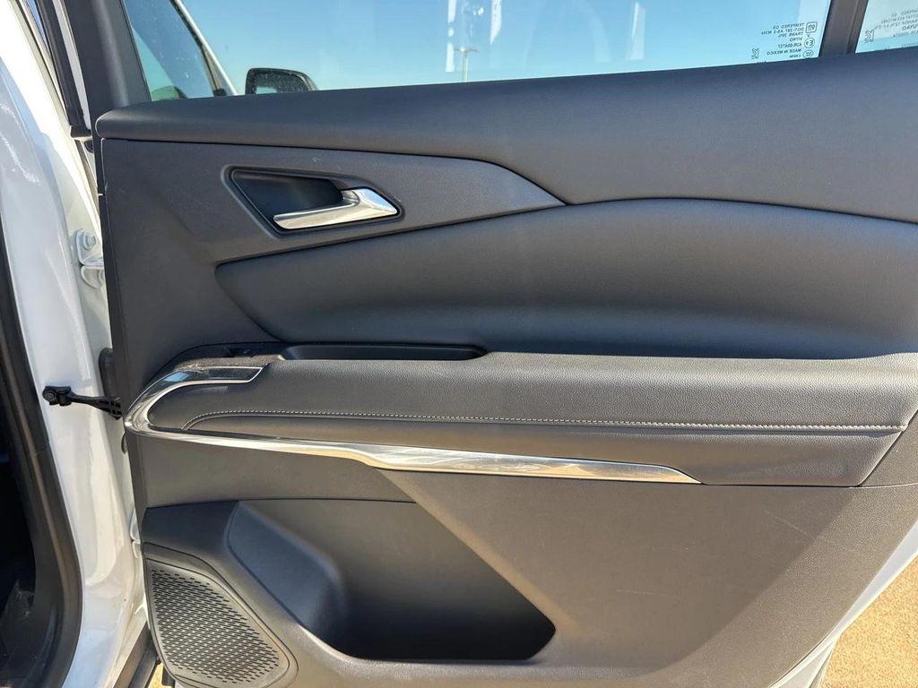 used 2025 Chevrolet Traverse car, priced at $38,489