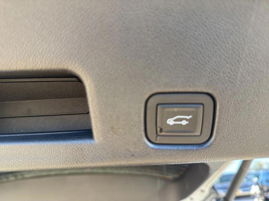 used 2025 Chevrolet Traverse car, priced at $38,489