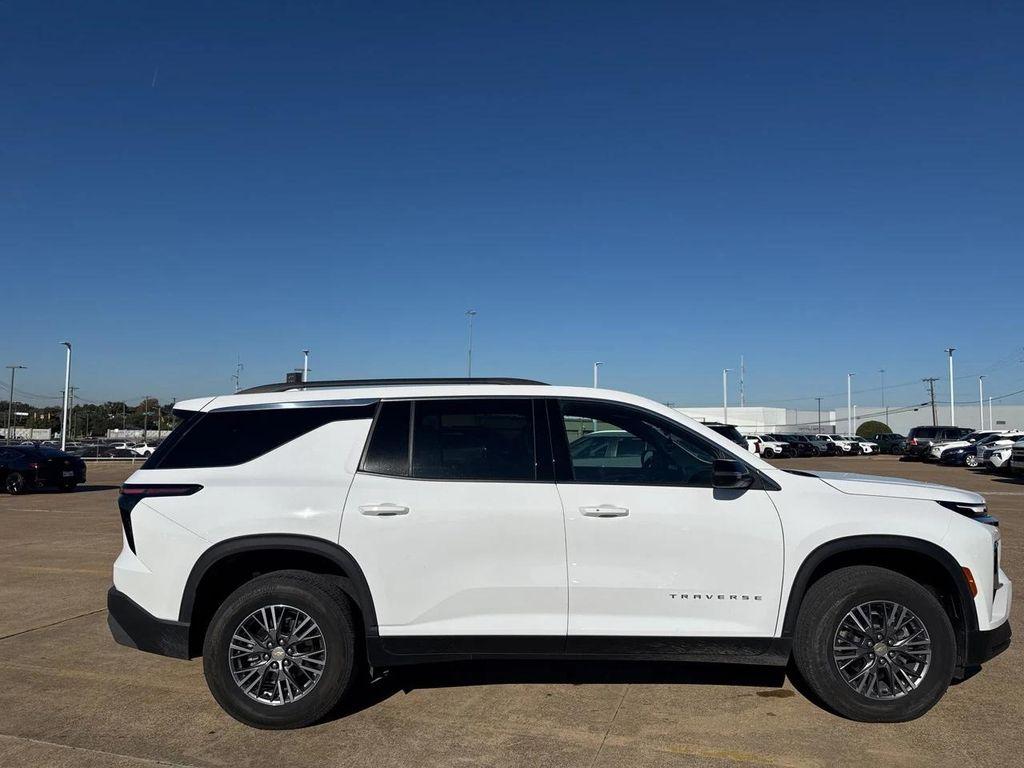 used 2025 Chevrolet Traverse car, priced at $38,489