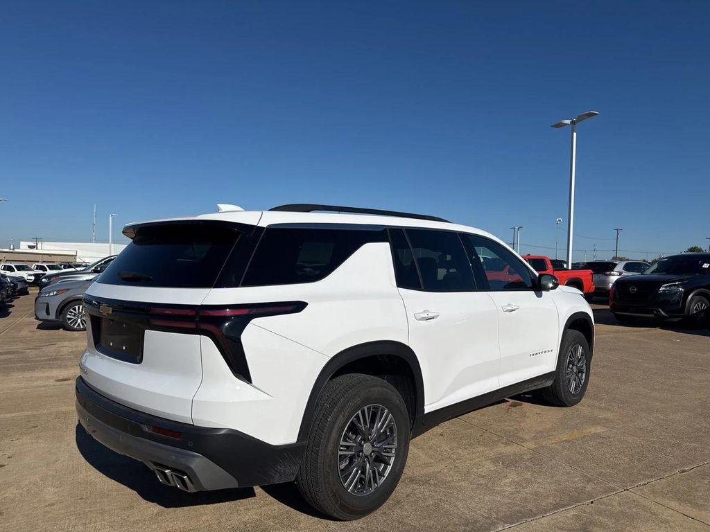 used 2025 Chevrolet Traverse car, priced at $38,489