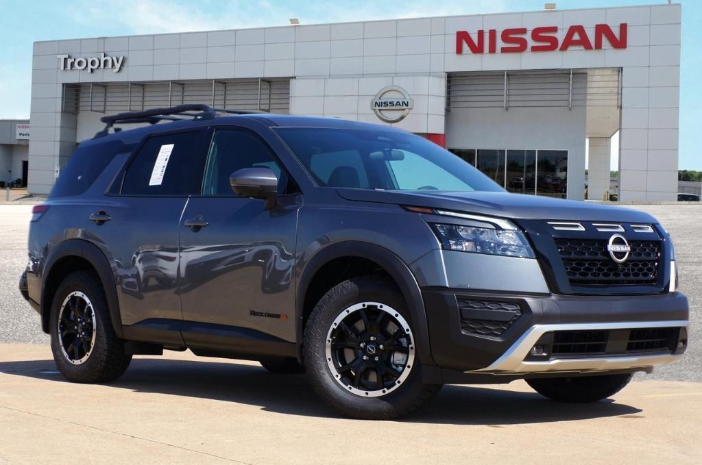 new 2024 Nissan Pathfinder car, priced at $42,685