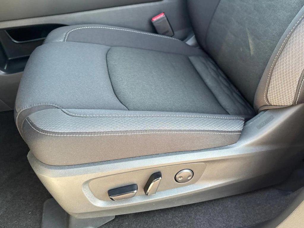new 2025 Nissan Pathfinder car, priced at $36,795