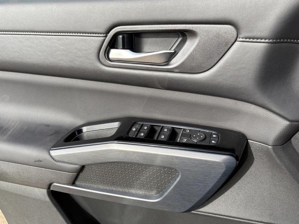 new 2025 Nissan Pathfinder car, priced at $35,904