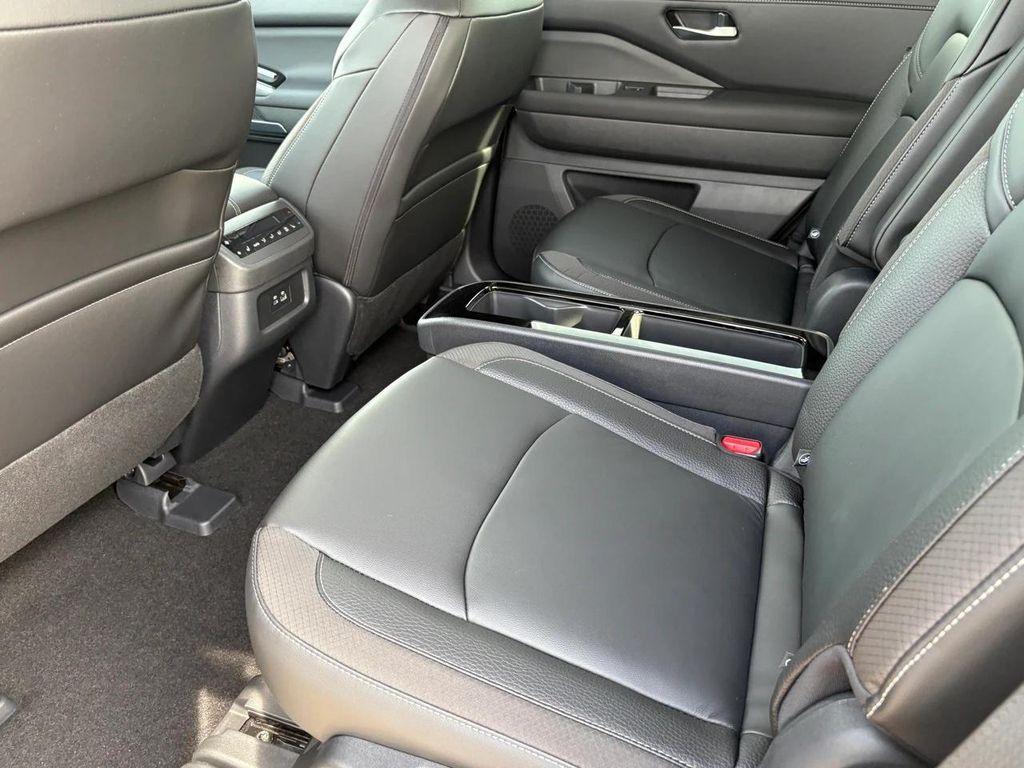 new 2025 Nissan Pathfinder car, priced at $35,904