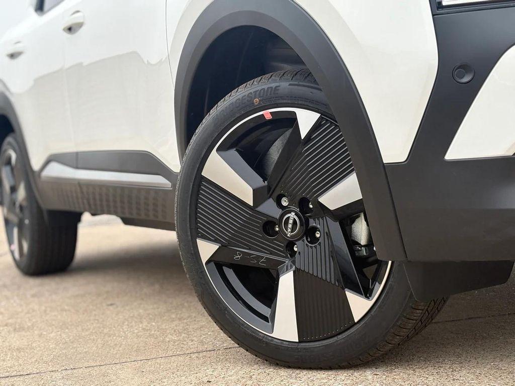 new 2025 Nissan Kicks car, priced at $26,445