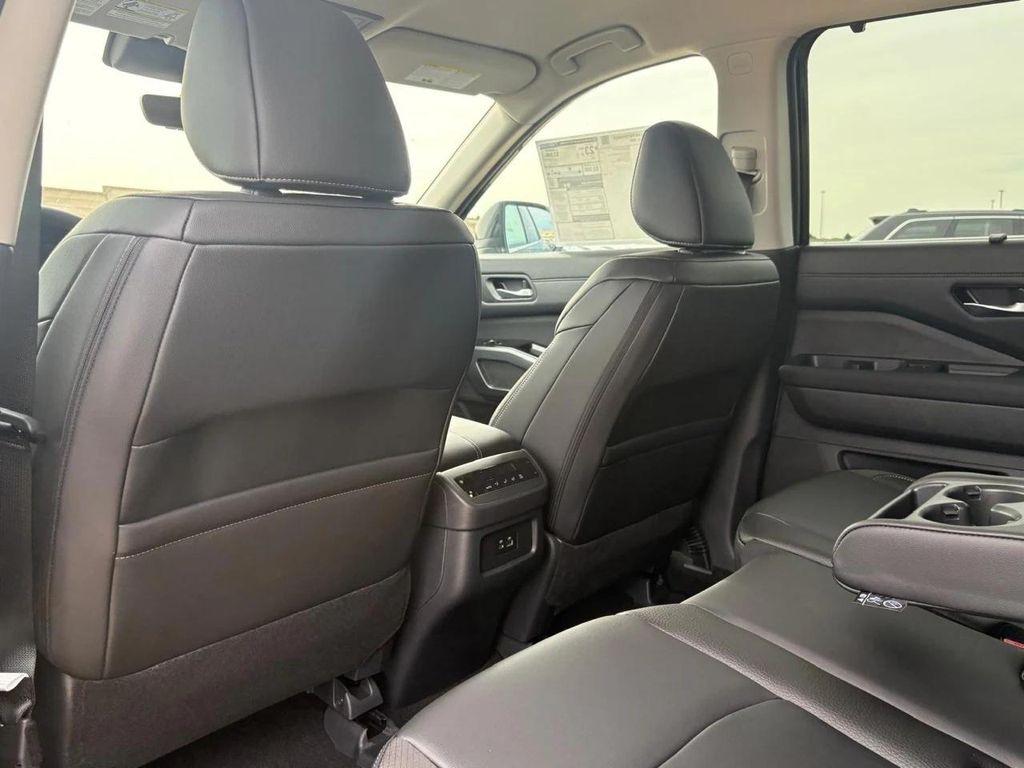 new 2025 Nissan Pathfinder car, priced at $33,326