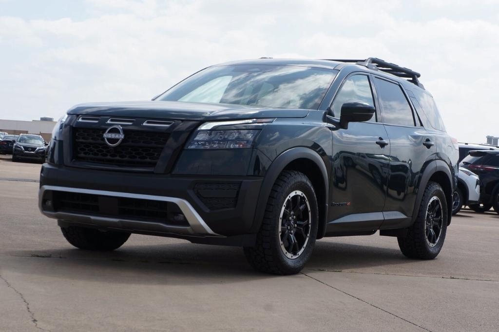 new 2024 Nissan Pathfinder car, priced at $38,555