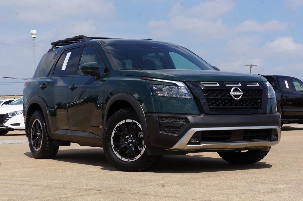 new 2024 Nissan Pathfinder car, priced at $41,052