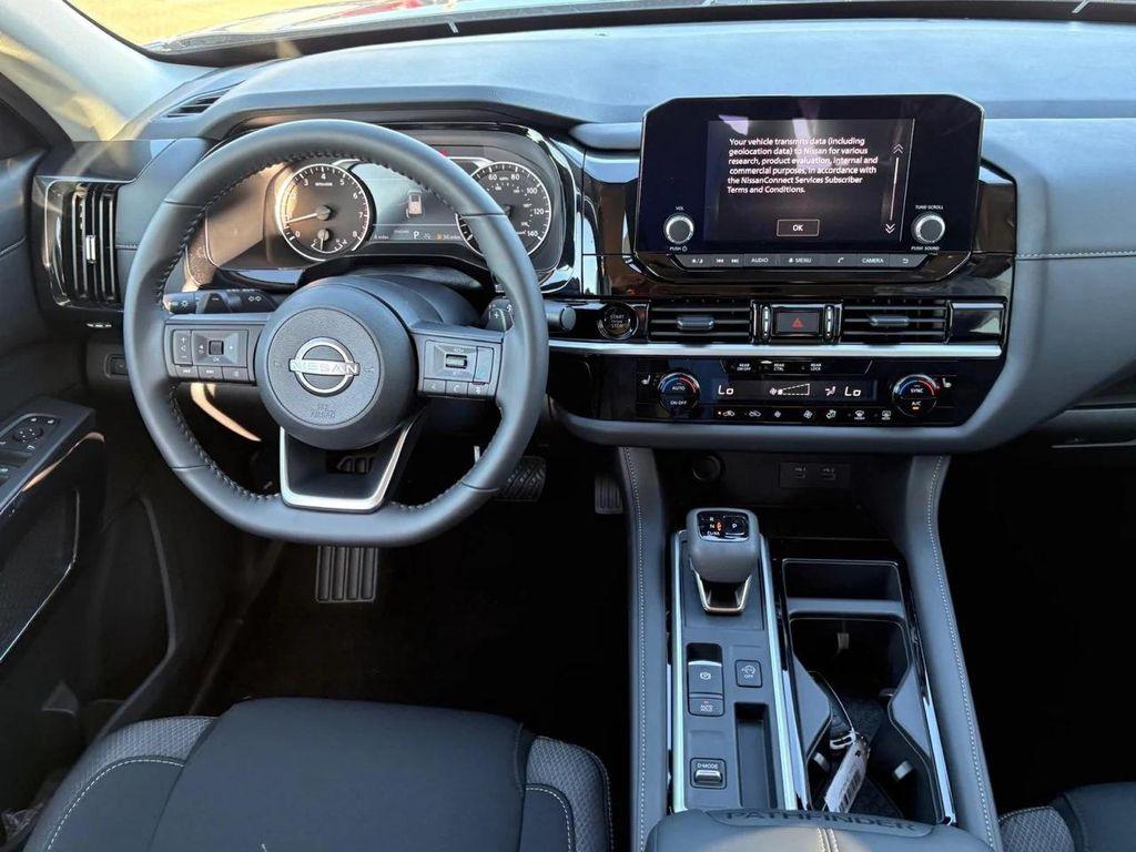 new 2025 Nissan Pathfinder car, priced at $33,932