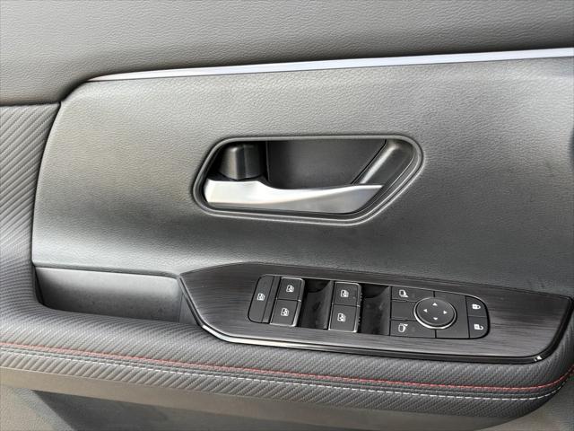 new 2025 Nissan Kicks car, priced at $27,571