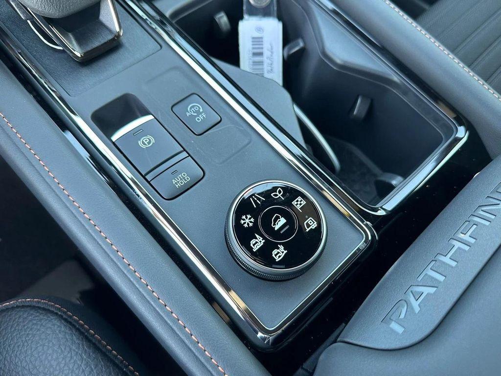 new 2025 Nissan Pathfinder car, priced at $35,085