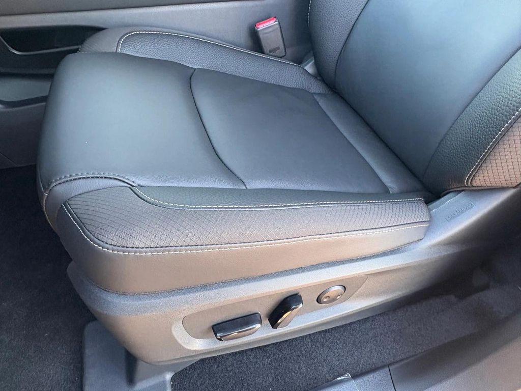 new 2025 Nissan Pathfinder car, priced at $33,399