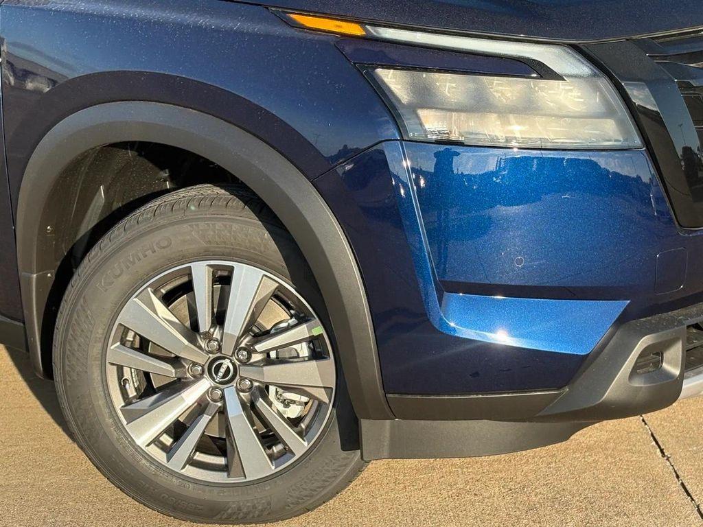 new 2025 Nissan Pathfinder car, priced at $33,399
