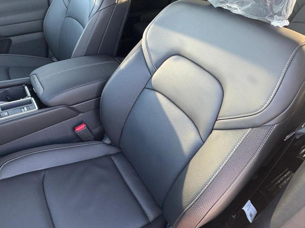 new 2025 Nissan Pathfinder car, priced at $33,399