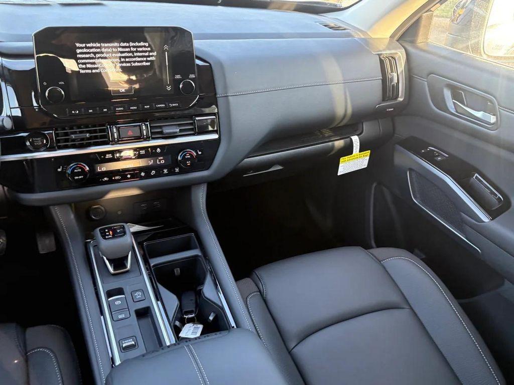 new 2025 Nissan Pathfinder car, priced at $33,399