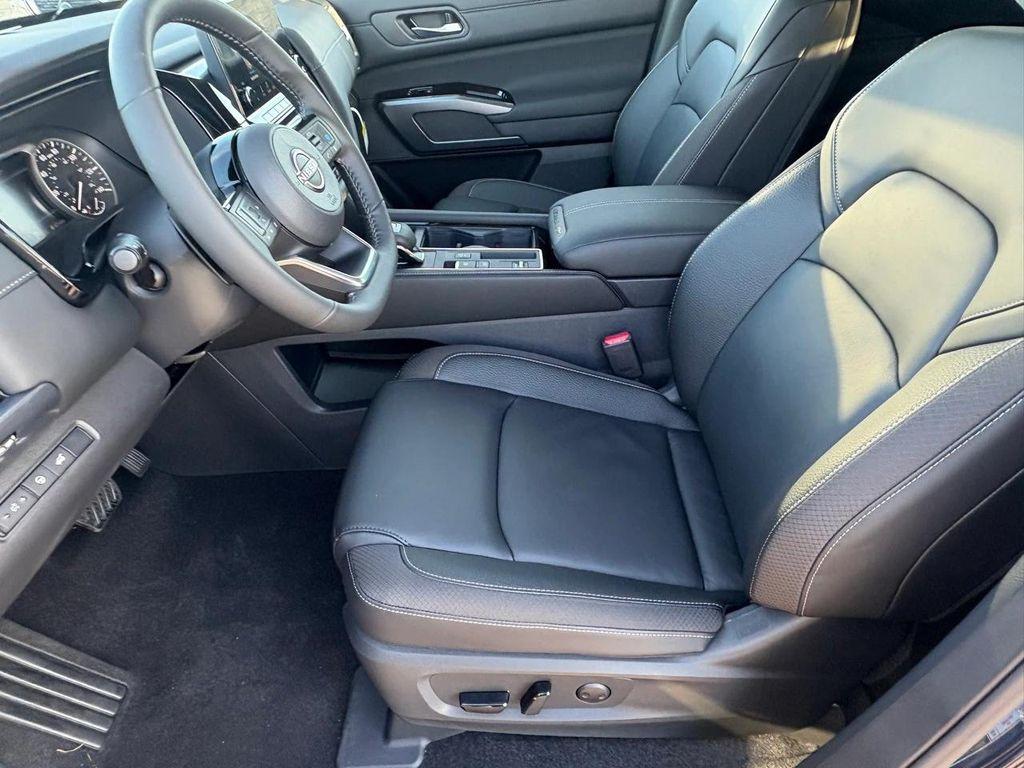 new 2025 Nissan Pathfinder car, priced at $33,399