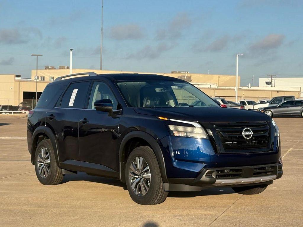 new 2025 Nissan Pathfinder car, priced at $33,399