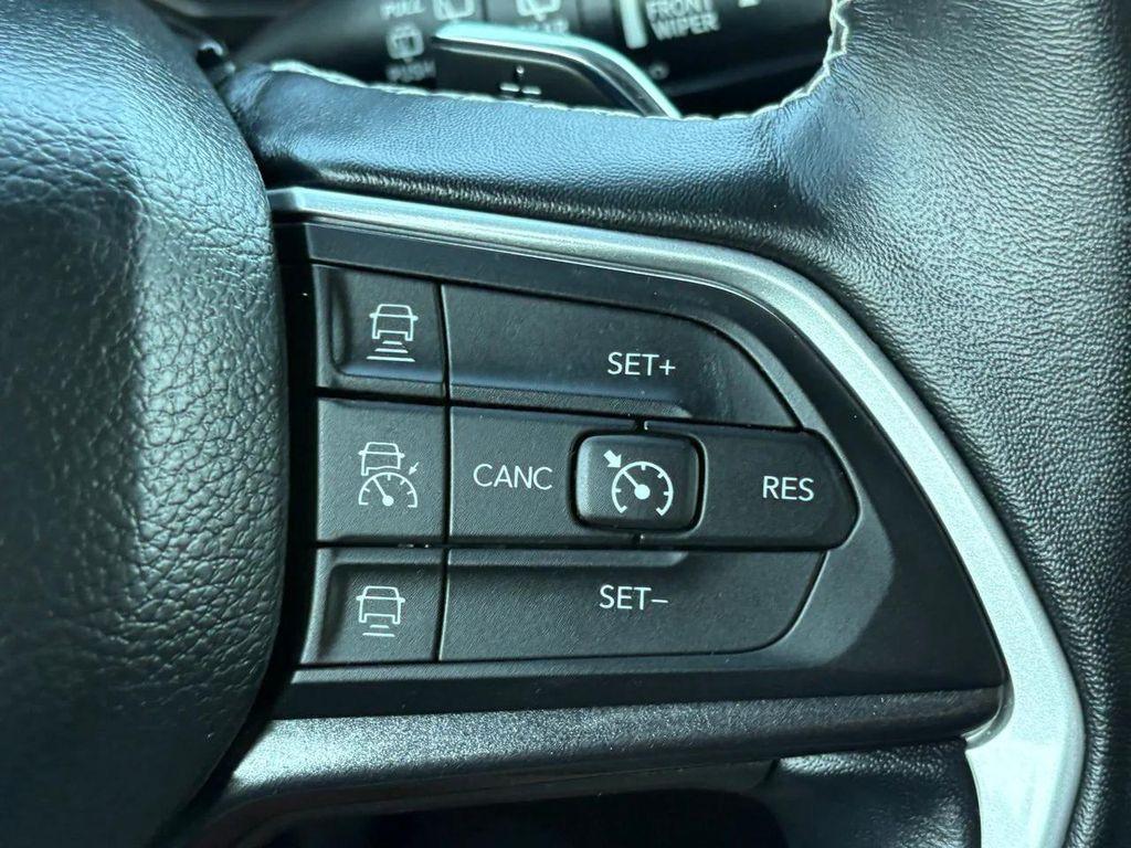 used 2022 Jeep Grand Cherokee car, priced at $28,910
