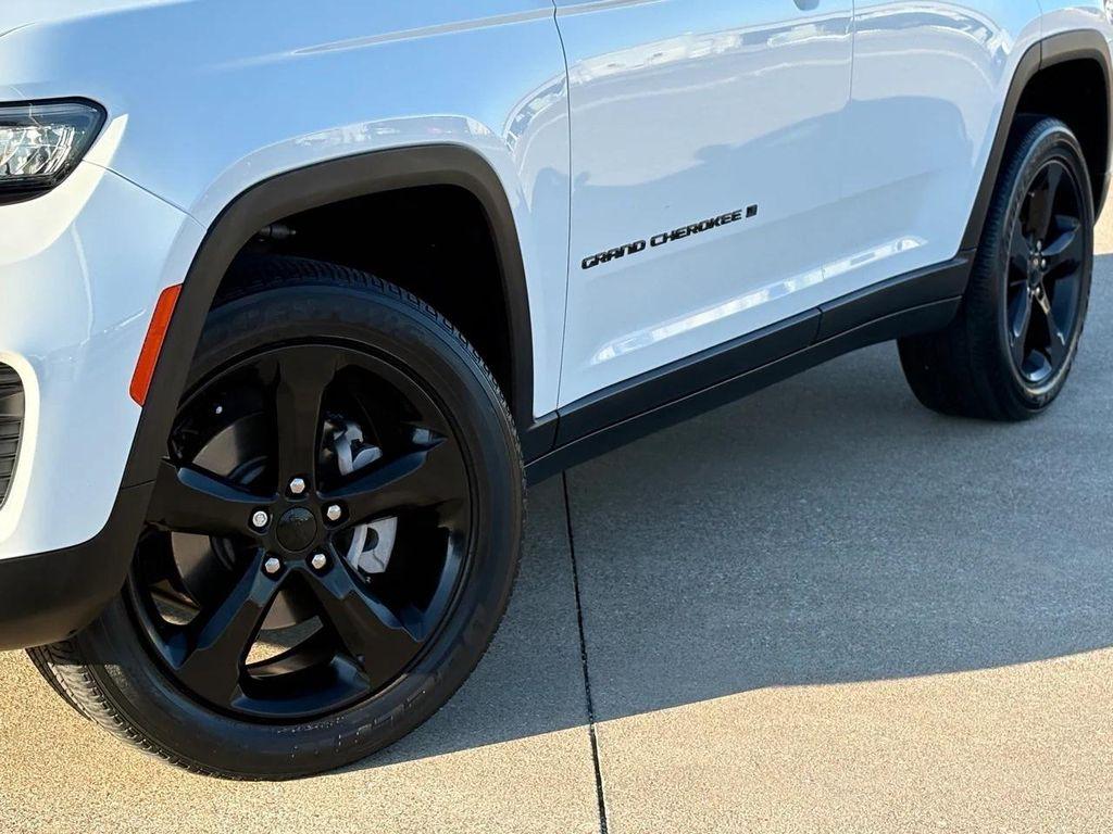 used 2022 Jeep Grand Cherokee car, priced at $28,910