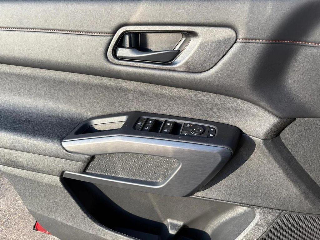 new 2025 Nissan Pathfinder car, priced at $35,472