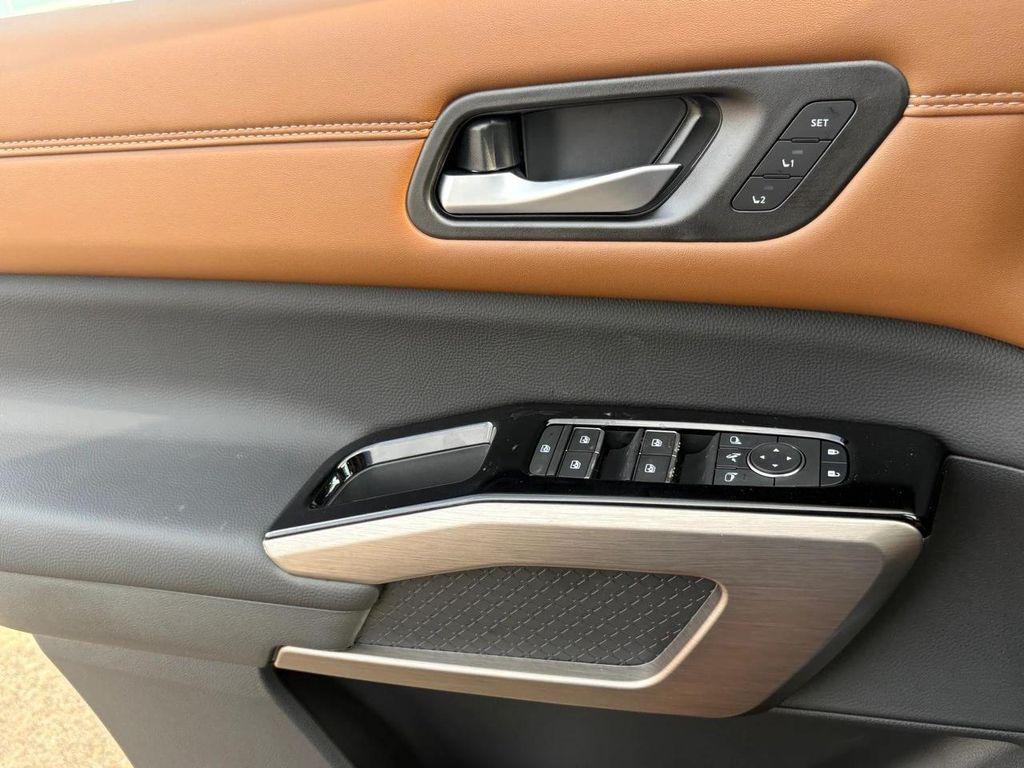 new 2025 Nissan Pathfinder car, priced at $39,875