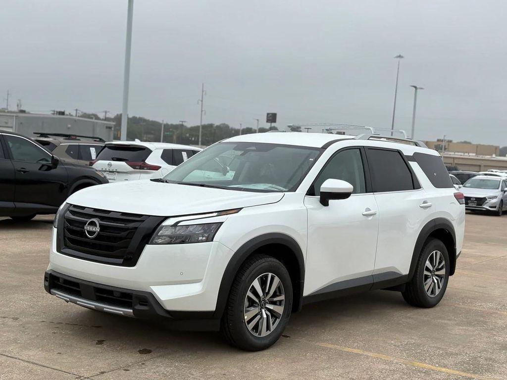 new 2025 Nissan Pathfinder car, priced at $43,097