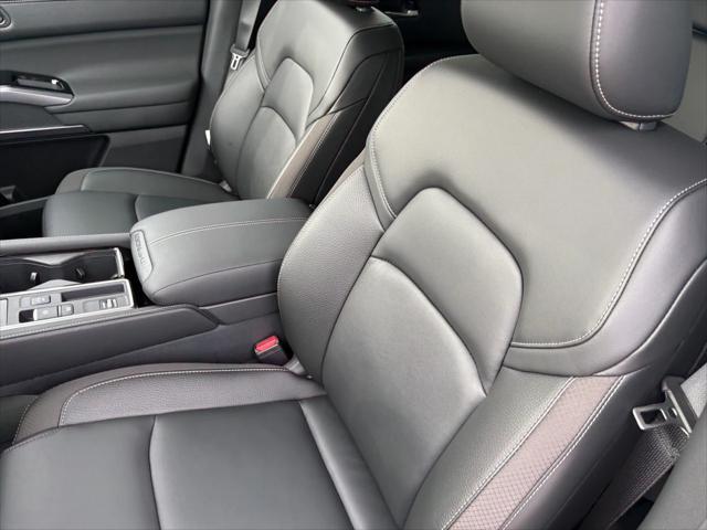 new 2025 Nissan Pathfinder car, priced at $44,960