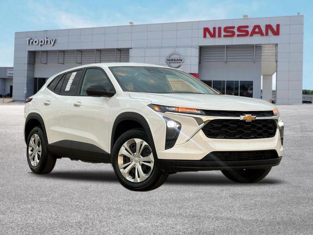 used 2024 Chevrolet Trax car, priced at $18,707