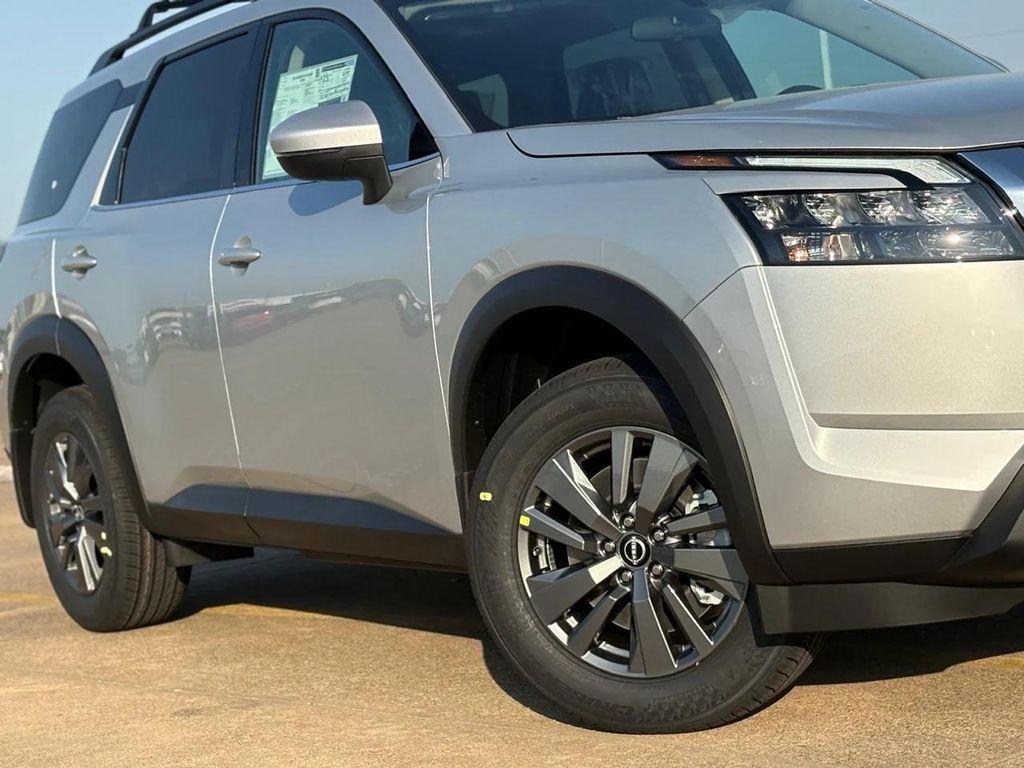 new 2025 Nissan Pathfinder car, priced at $40,364