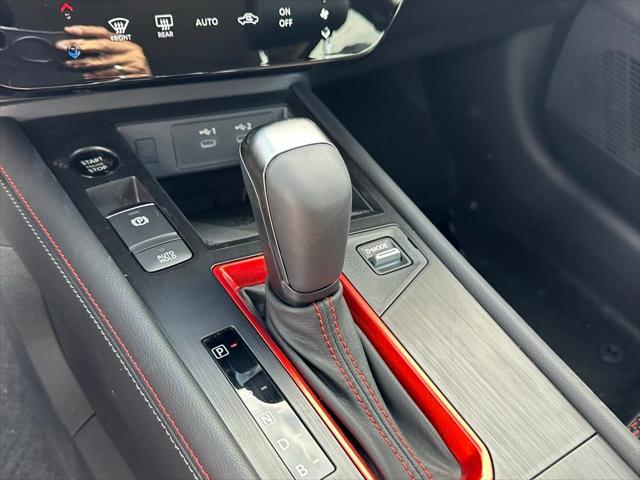 new 2025 Nissan Kicks car, priced at $29,352