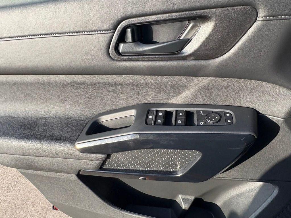 new 2025 Nissan Pathfinder car, priced at $31,404